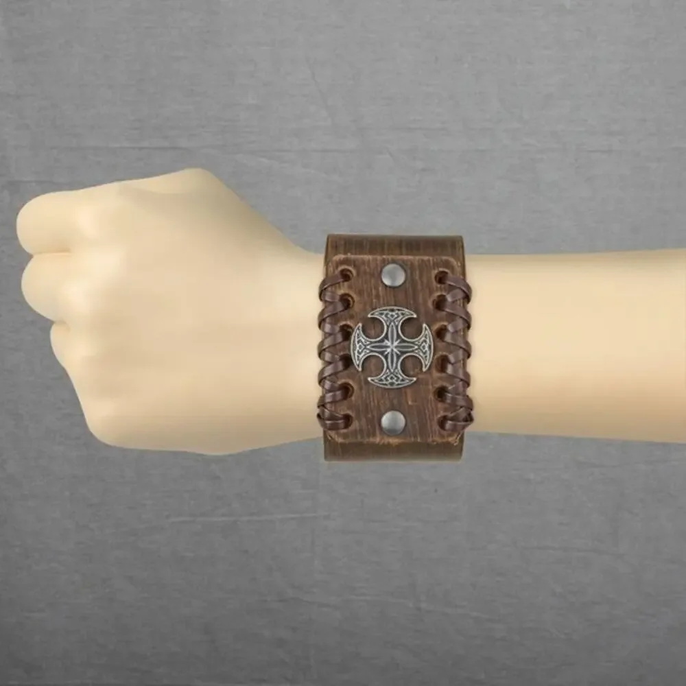 NWOT Round Celtic Cross Center‎ Adjustable Leather Bracelet